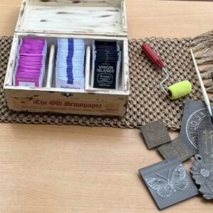 Caja de té vintage “Old Newspaper” – 3 divisiones