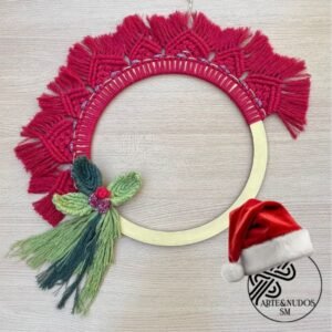 Corona Navideña Artesanal de Macramé – Rojo Festivo