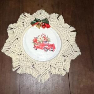 Corona Navideña Artesanal en Macramé – 47 cm